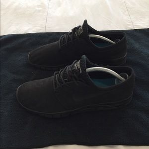Black Janoskis. Size 10